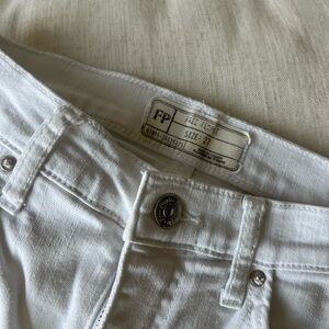 FREE PEOPLE White Jeans